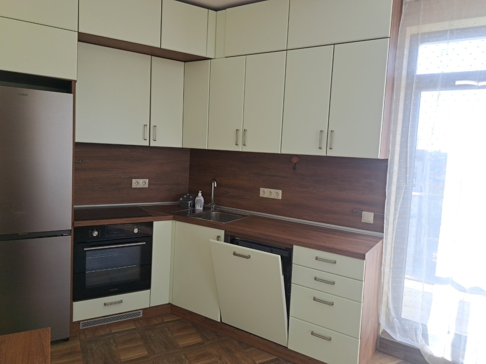Дава под наем 3-СТАЕН, гр. София, Полигона