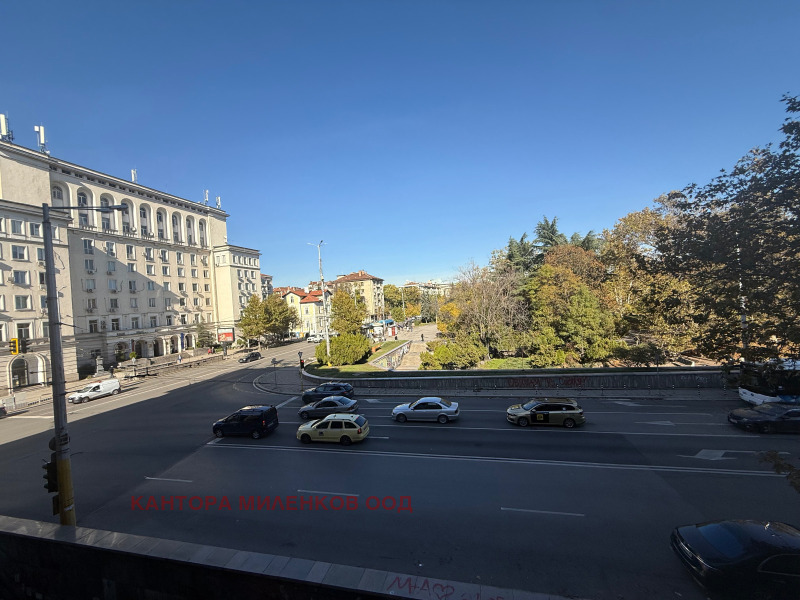 Дава под Наем 2-СТАЕН в град София, Център - 80 кв.м / 800 € » 1 564.66 лв., КАНТОРА МИЛЕНКОВ ООД
