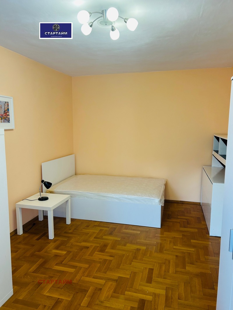 Дава под наем 3-СТАЕН, гр. София, Гео Милев, снимка 15 - Апартаменти - 52354847