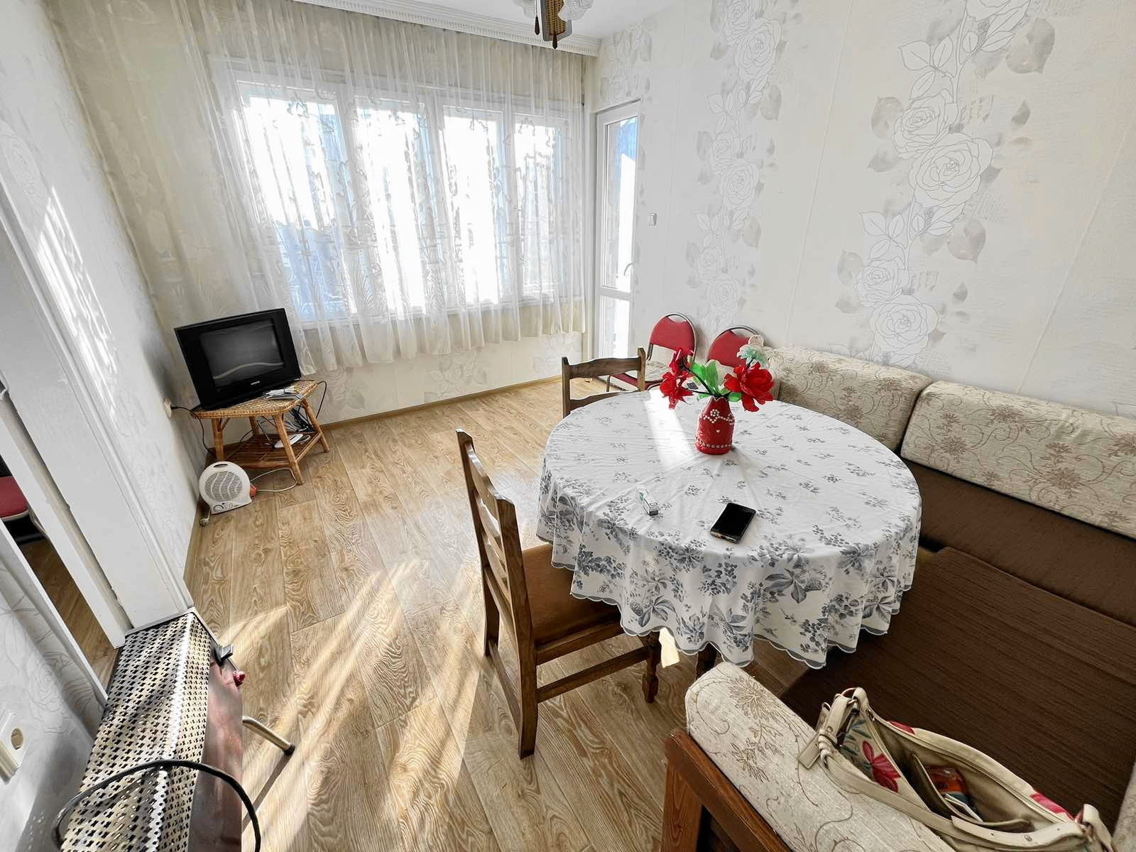 Дава под наем 4-СТАЕН, гр. Хасково, Център, снимка 2 - Апартаменти - 56278874