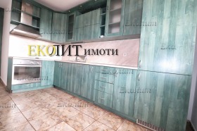 Многостайни апартаменти под наем в град София, Докторски паметник - изображение 3 