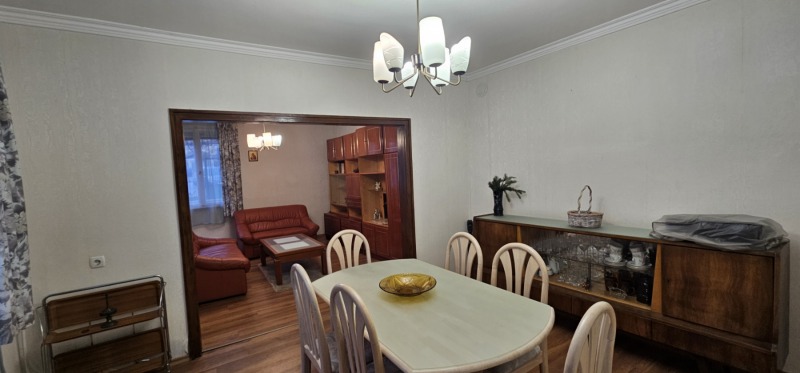 De inchiriat  Casa Sofia , Pavlovo , 140 mp | 23198940 - imagine [2]