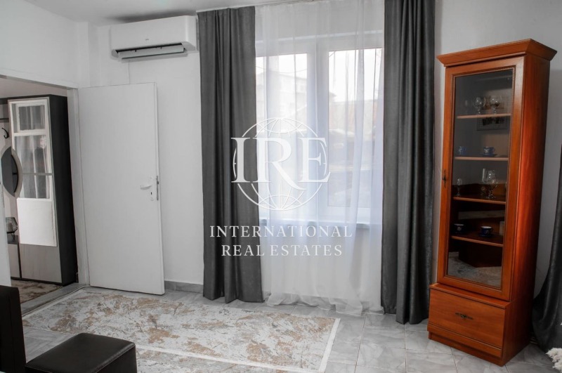 Дава под наем КЪЩА, гр. Добрич, Кралска зона, снимка 4 - Къщи - 53417147