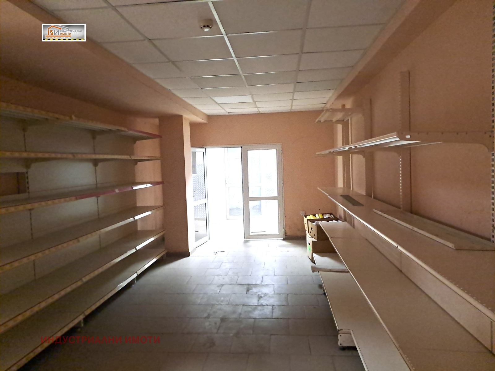 Дава под наем МАГАЗИН, гр. Пловдив, Център, снимка 4 - Магазини - 54655234