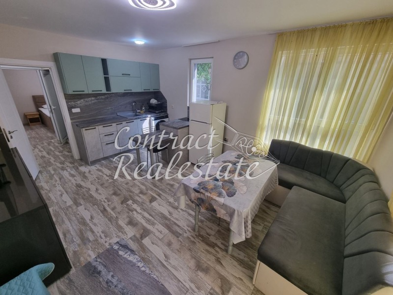 Дава под Наем 2-СТАЕН в град Варна, Колхозен пазар - 60 кв.м / 450 € » 880.12 лв., КОНТРАКТ РИЪЛ ЕСТЕЙТ