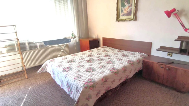 För uthyrning  2 sovrum Ruse , Sjirok centar , 110 kvm | 28166003 - bild [6]