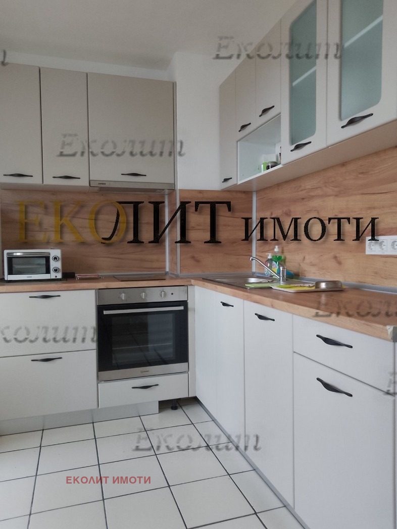 Дава под нем  3-стаен, град София, Света Троица •  450 EUR • ID 89775229 — holmes.bg - [1] 