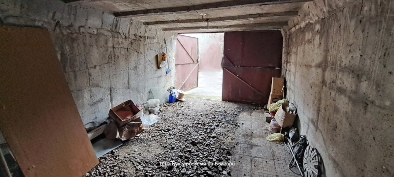 Дава под наем ГАРАЖ, ПАРКОМЯСТО, гр. Перник, Център