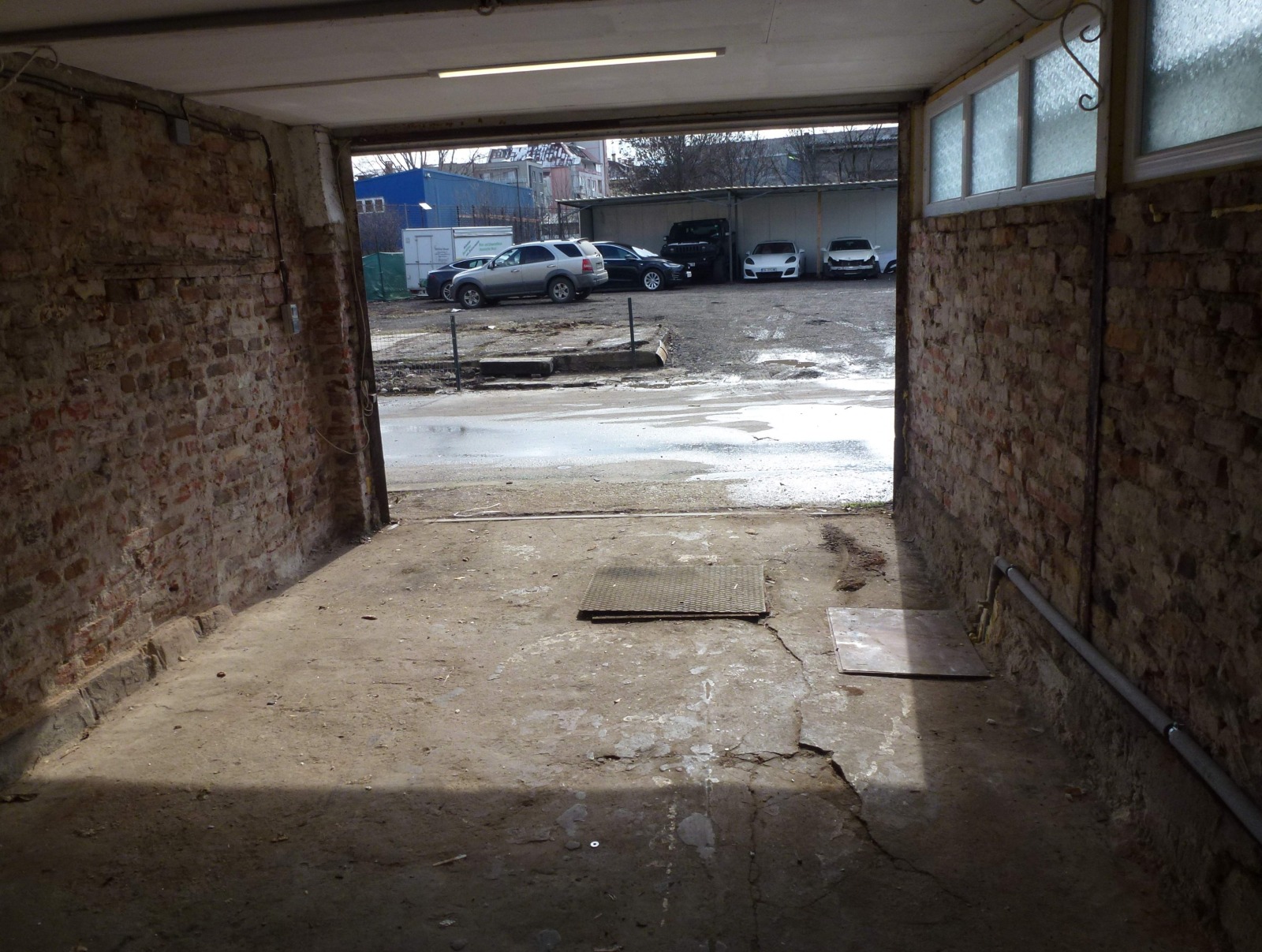 Дава под наем ГАРАЖ, ПАРКОМЯСТО, гр. София, област София-град, снимка 3 - Гаражи и паркоместа - 54185984