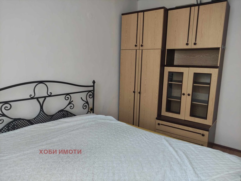 Da affittare  3 camere da letto Plovdiv , Trakiia , 120 mq | 31998414