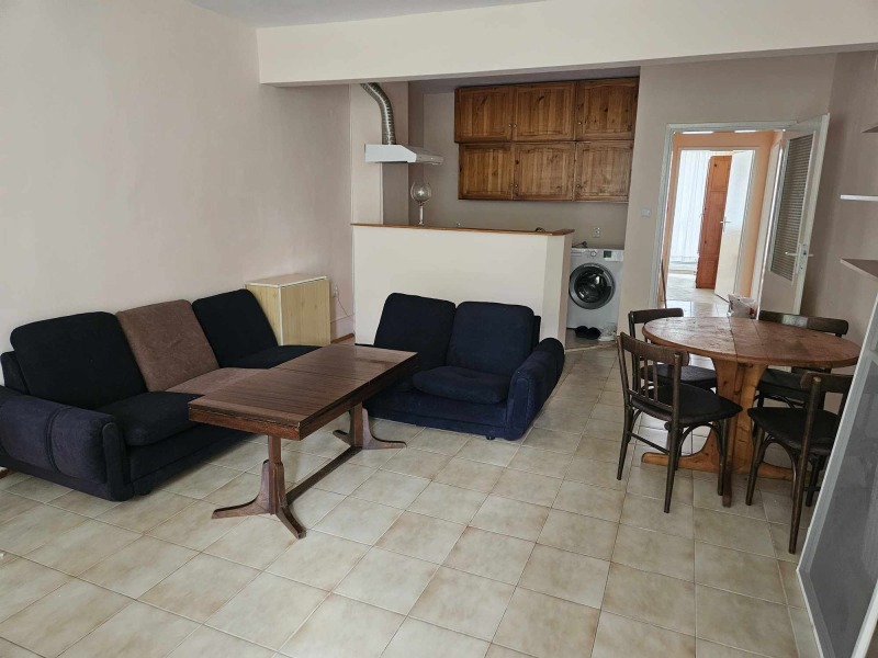 Da affittare  2 camere da letto Stara Zagora , Aiazmoto , 98 mq | 17440047