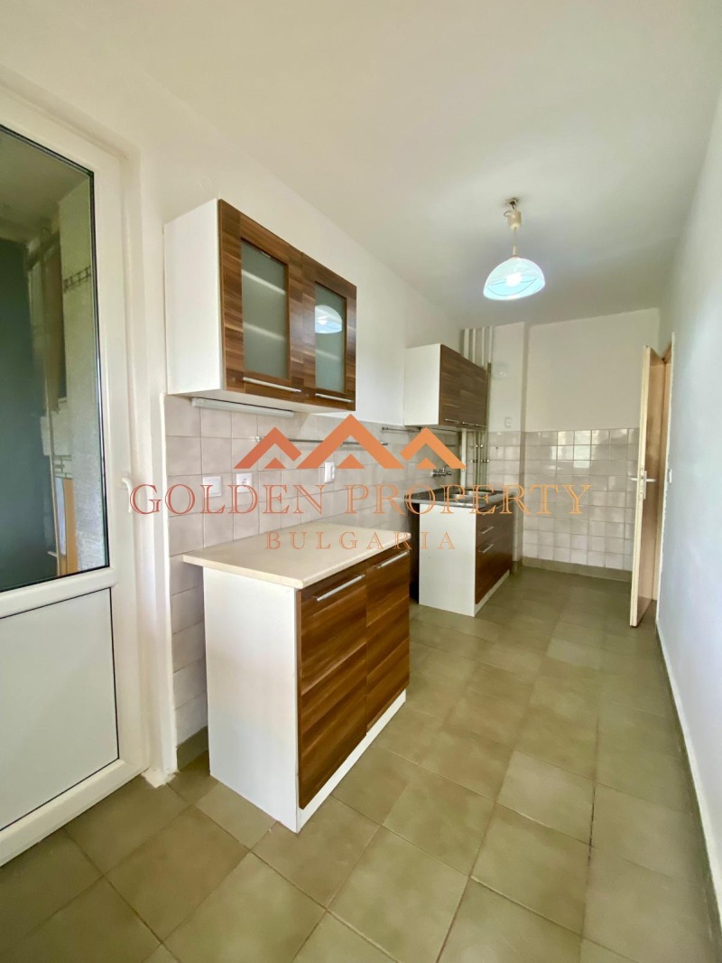 Издаје се  2 спаваће собе Софија , Обориште , 90 м2 | 38327328 - слика [3]