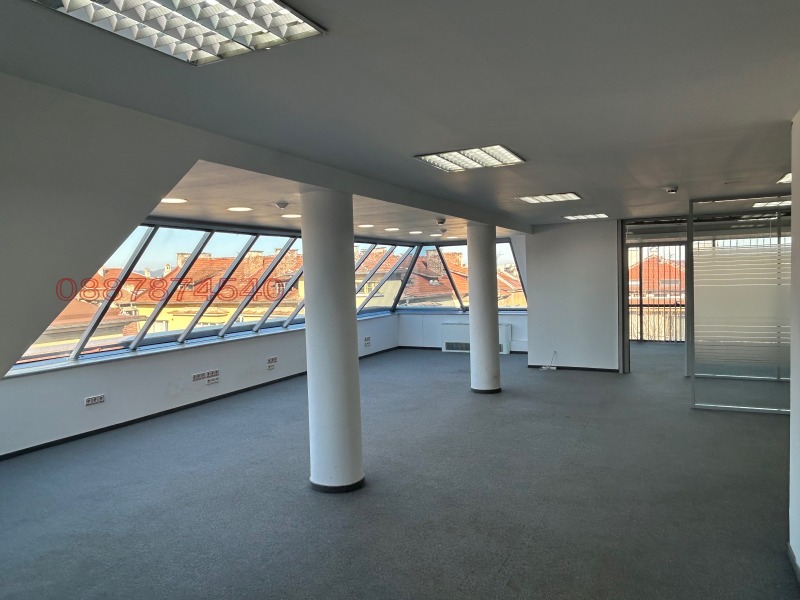 Дава под Наем ОФИС в град София, Център - 250 кв.м / 3 250 € » 6 356.45 лв.