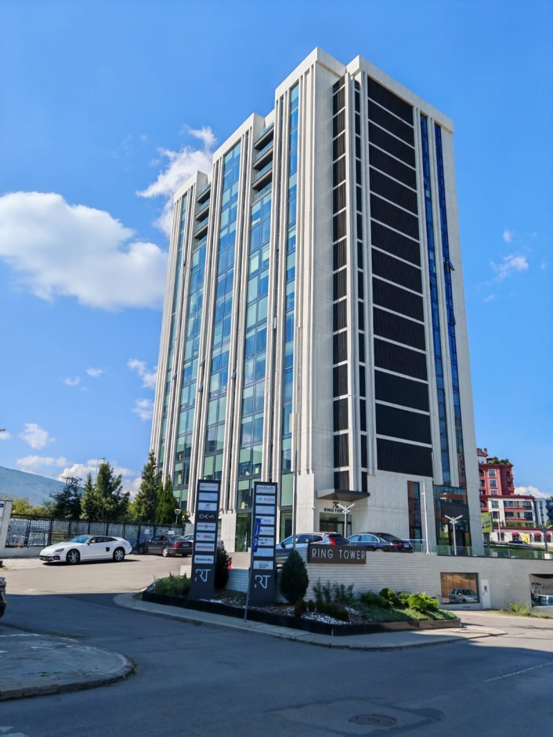 A louer  Bureau Sofia , Mladost 4 , 215 m² | 62078399