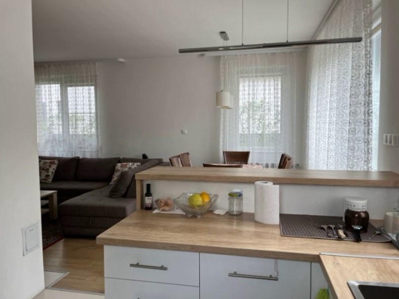 De inchiriat  Casa Sofia , Bistrița , 150 mp | 33030896