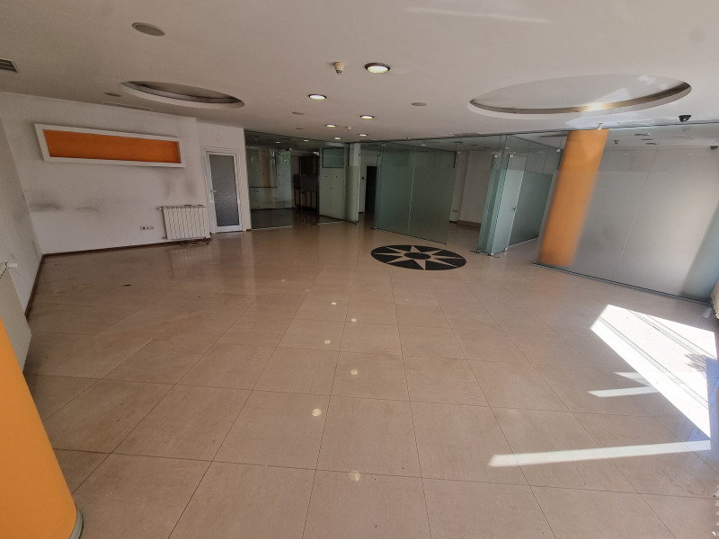 Kiadó  Üzlet Sofia , Iztok , 137 négyzetméter | 17596801 - kép [4]