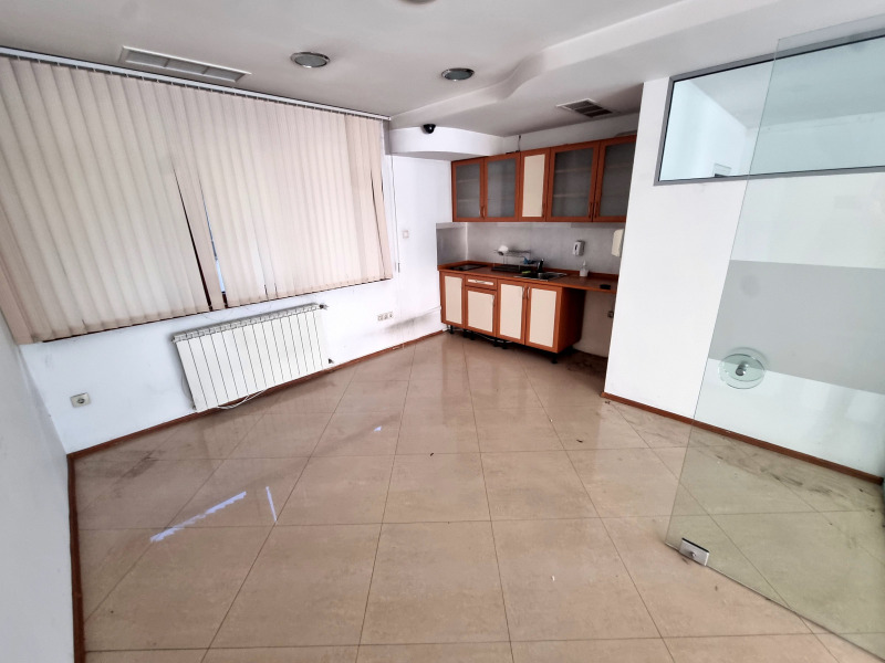 Kiadó  Üzlet Sofia , Iztok , 137 négyzetméter | 17596801 - kép [6]