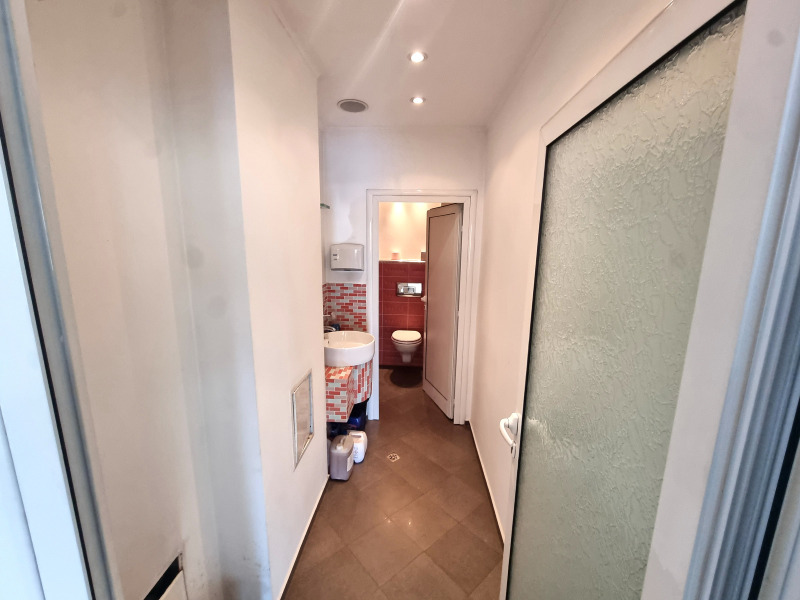 Vuokrattavana  Myymälä Sofia , Iztok , 137 neliömetriä | 17596801 - kuva [10]