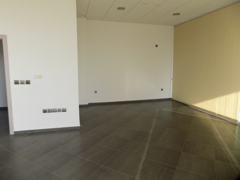 Дава под Наем МАГАЗИН в град Кърджали, Център - 50 кв.м / 255.65 € » 500 лв., ТБС БГПРОПЪРТИС