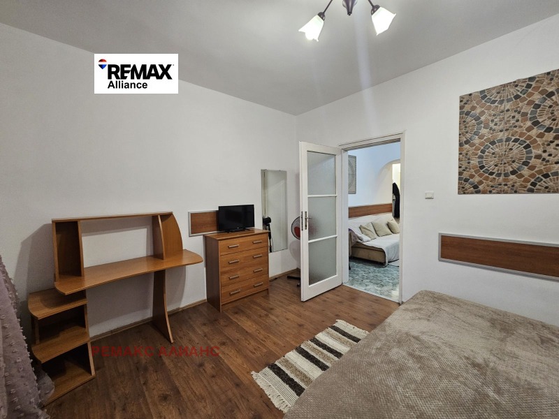 Дава под наем 3-СТАЕН, гр. София, Център, снимка 3 - Апартаменти - 52692043