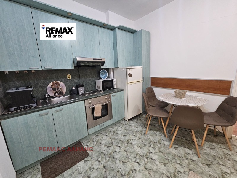 Дава под наем 3-СТАЕН, гр. София, Център