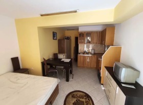 Studio Kolchozen pazar, Varna