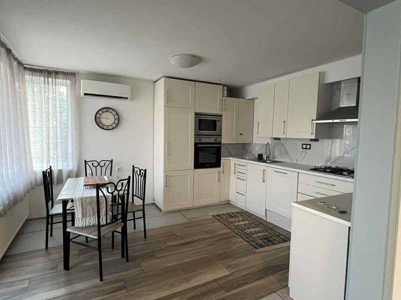 Do wynajęcia  Piętro domu Sofia , Lozen , 120 mkw | 59370737 - obraz [3]