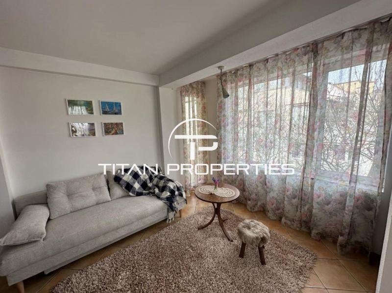 Дава под нем  2-стаен, град Варна, ВИНС-Червен площад •  450 EUR • ID 67138276 — holmes.bg - [1] 