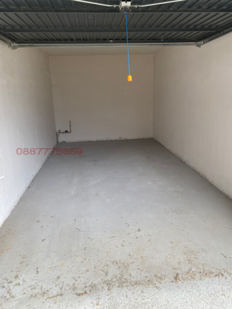 Дава под наем ГАРАЖ, ПАРКОМЯСТО, гр. Кърджали, Възрожденци, снимка 4 - Гаражи и паркоместа - 52779817