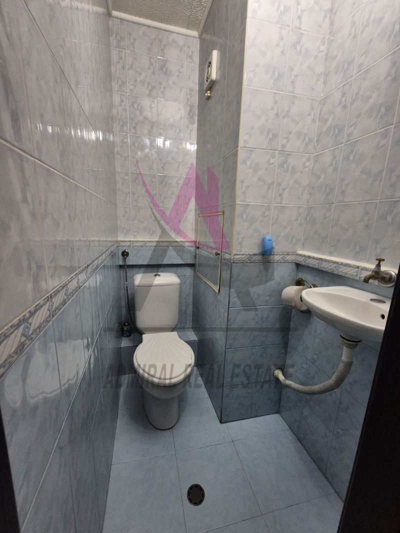 Zu vermieten  3 Schlafzimmer Warna , Okraschna bolniza-Generali , 100 qm | 95454512 - Bild [7]