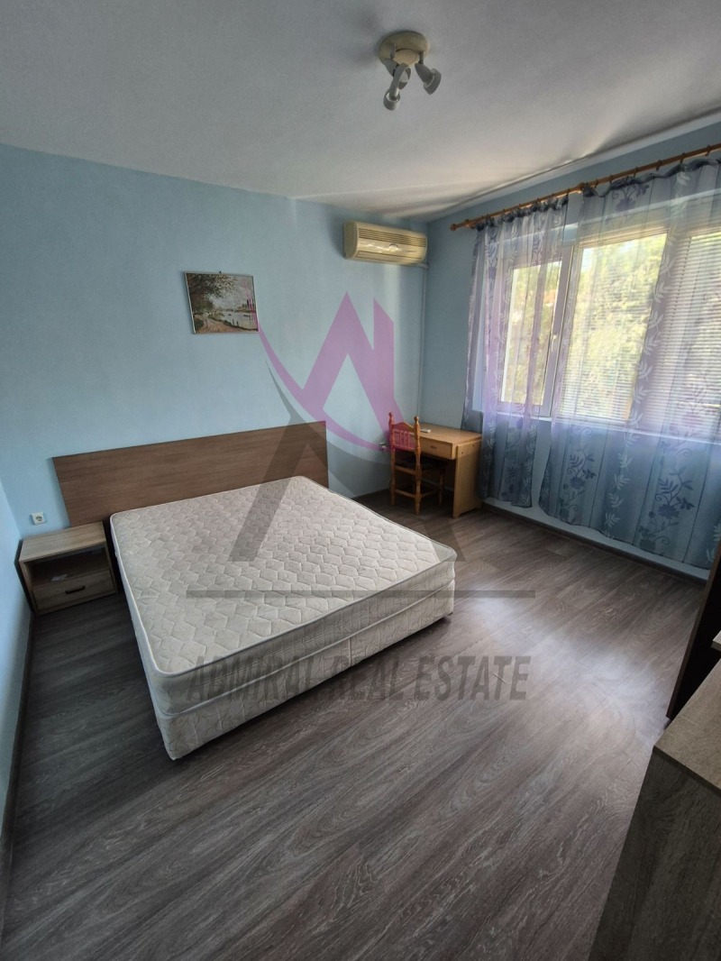 Zu vermieten  3 Schlafzimmer Warna , Okraschna bolniza-Generali , 100 qm | 95454512 - Bild [4]