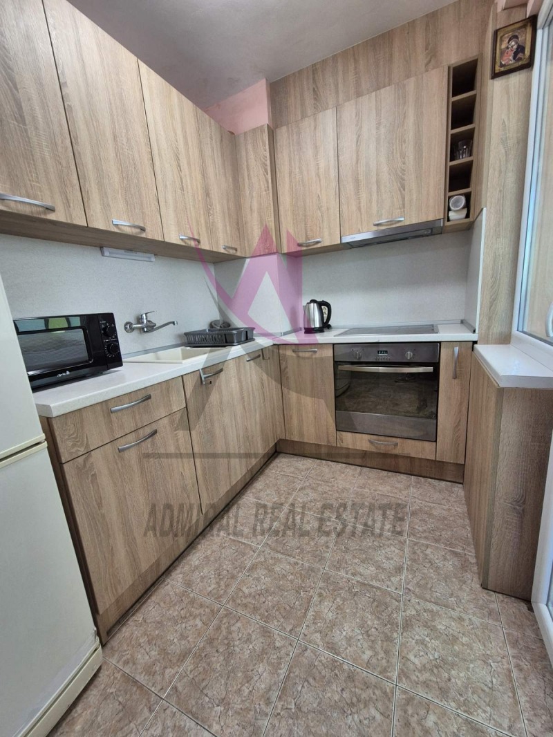 Zu vermieten  3 Schlafzimmer Warna , Okraschna bolniza-Generali , 100 qm | 95454512