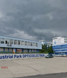 Til leje Industribygning