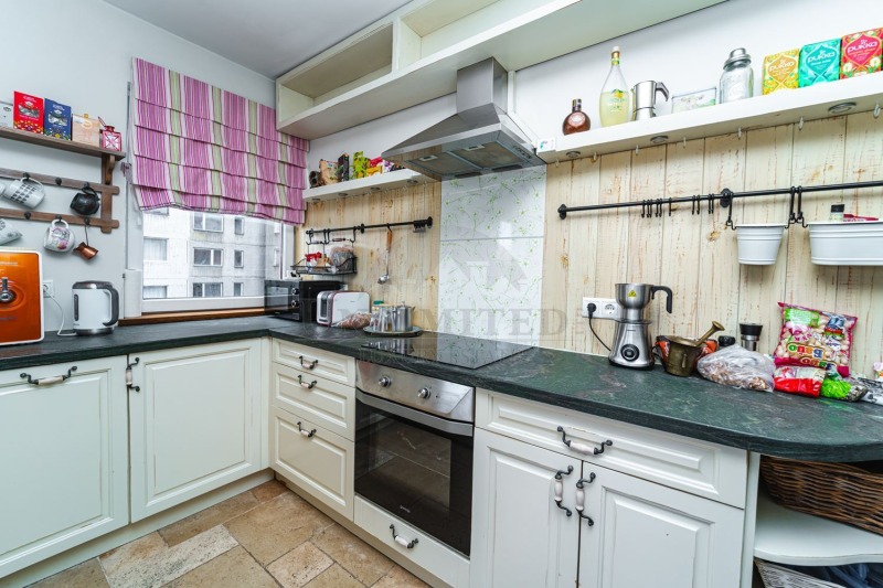 Дава под наем  4-стаен град София , Изгрев , 200 кв.м | 90016731 - изображение [7]
