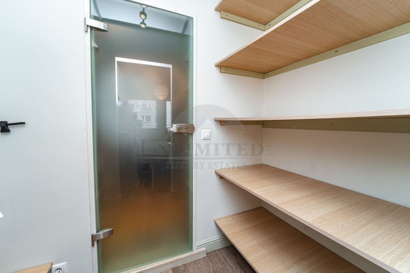Дава под наем  4-стаен град София , Изгрев , 200 кв.м | 90016731 - изображение [12]
