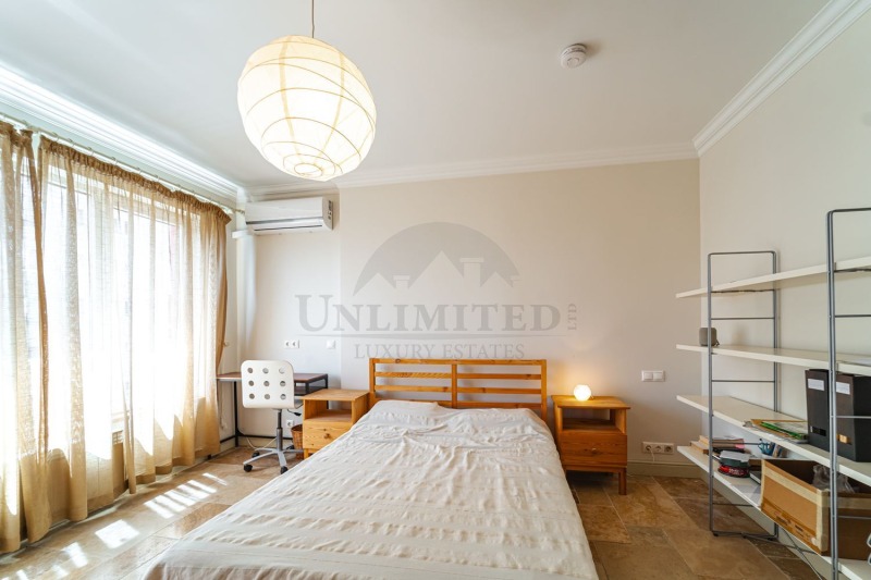 Дава под наем  4-стаен град София , Изгрев , 200 кв.м | 90016731 - изображение [17]