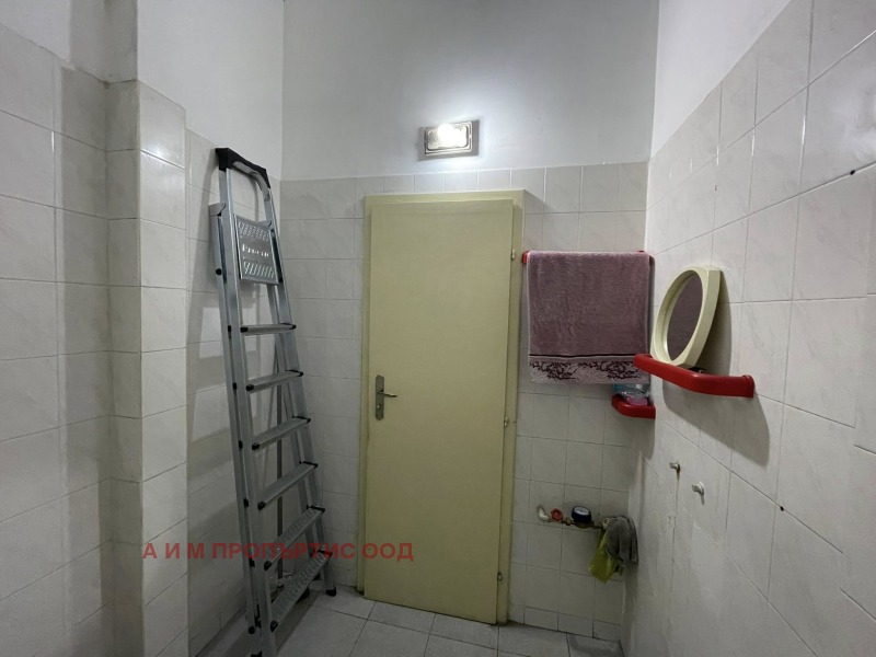 Дава под наем МАГАЗИН, гр. Благоевград, Идеален център, снимка 10 - Магазини - 52575994