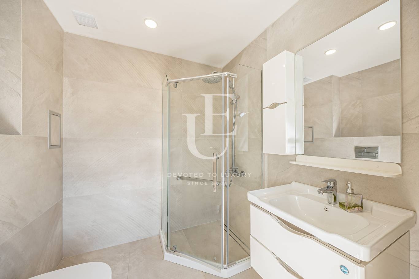 Дава под наем 2-СТАЕН, гр. София, Витоша, снимка 6 - Апартаменти - 54048188