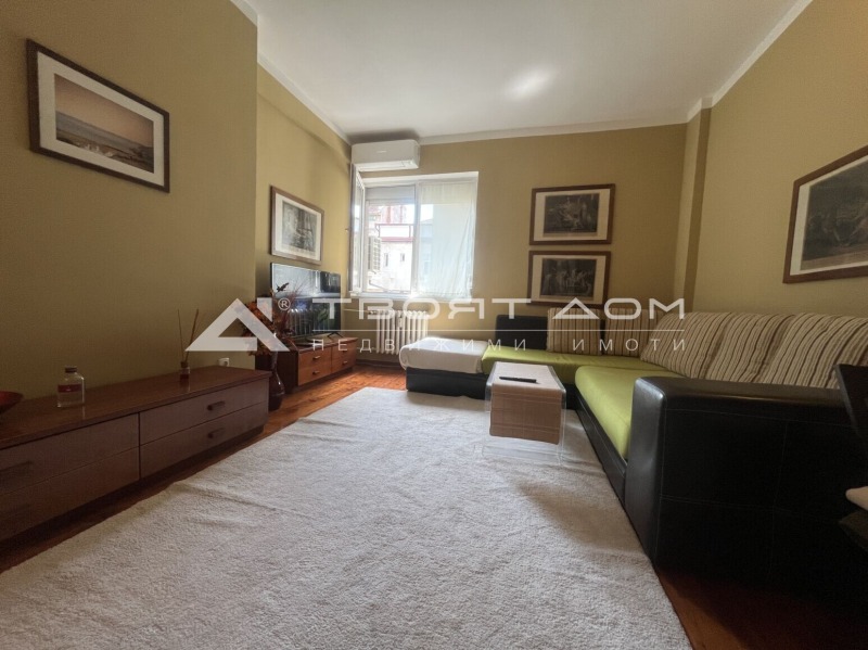 En renta  1 dormitorio Sofia , Tsentar , 80 metros cuadrados | 57159975