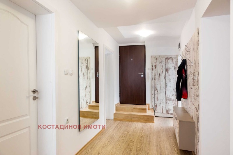 De inchiriat  Etajul casei Plovdiv , Mladejci Hâlm , 180 mp | 48091000 - imagine [11]