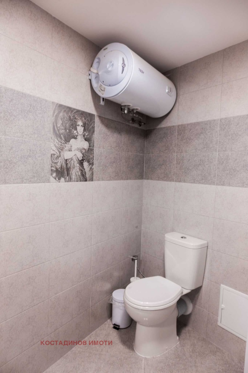 De inchiriat  Etajul casei Plovdiv , Mladejci Hâlm , 180 mp | 48091000 - imagine [13]