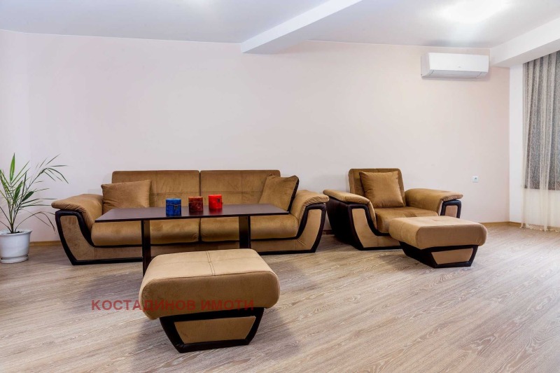 De inchiriat  Etajul casei Plovdiv , Mladejci Hâlm , 180 mp | 48091000 - imagine [4]
