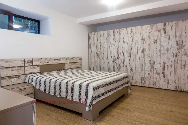 De inchiriat  Etajul casei Plovdiv , Mladejci Hâlm , 180 mp | 48091000 - imagine [10]