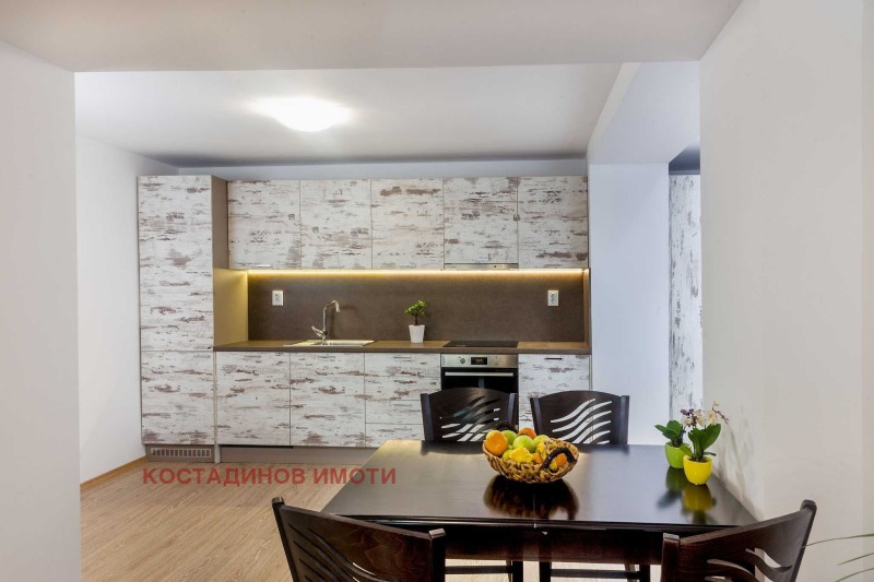 De inchiriat  Etajul casei Plovdiv , Mladejci Hâlm , 180 mp | 48091000