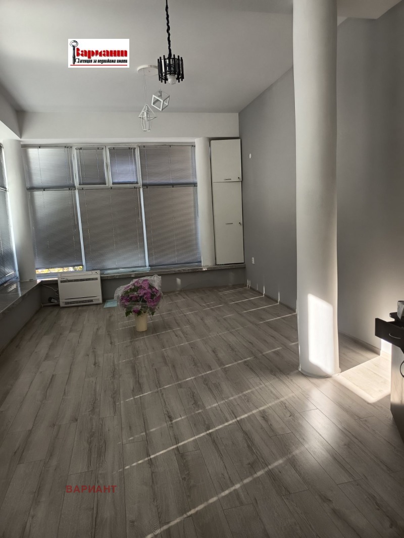 Дава под Наем ОФИС в област Пазарджик, гр. Панагюрище - 35 кв.м / 178.95 € » 350 лв., ВАРИАНТ