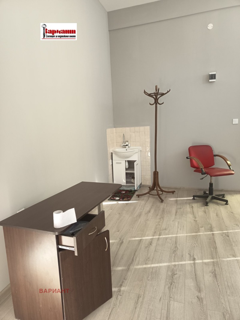 Дава под наем ОФИС, гр. Панагюрище, област Пазарджик, снимка 3 - Офиси - 52270321