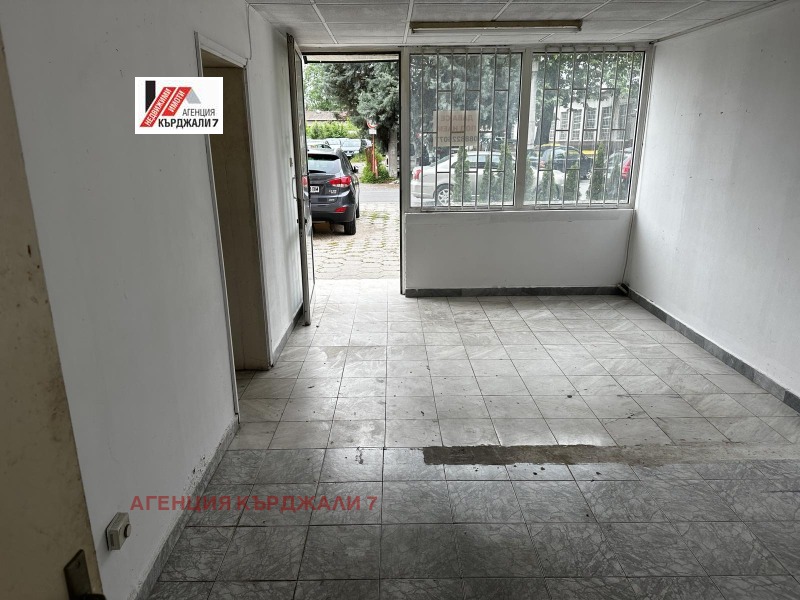 Дава под Наем ОФИС в град Кърджали, Център - 35 кв.м / 180 € » 352.05 лв., АГЕНЦИЯ КЪРДЖАЛИ 7