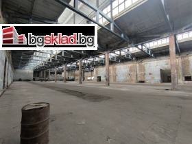 Industrie gebouw Slivnitsa, regio Sofia 3