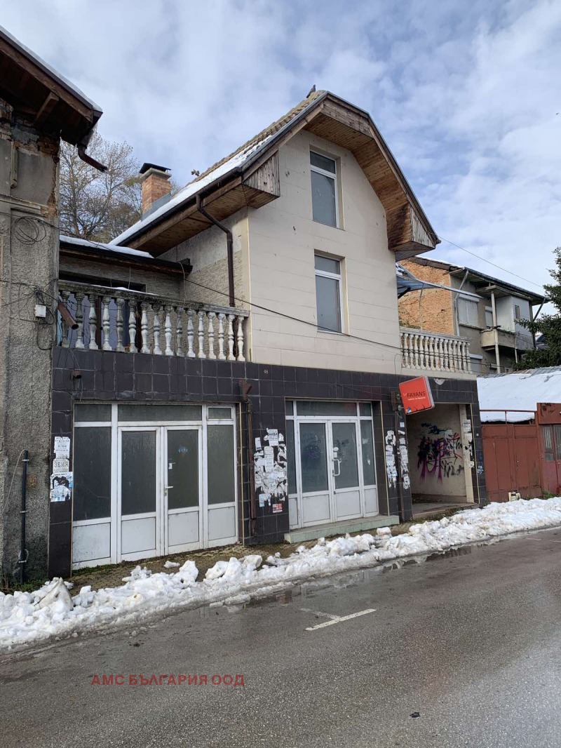 Дава под Наем МАГАЗИН в град Плевен, Идеален център - 124 кв.м / 256 € » 500.69 лв., КРЕДИЛИНК ЕООД