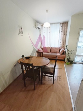 1 quarto Kolhozen pazar, Varna 2